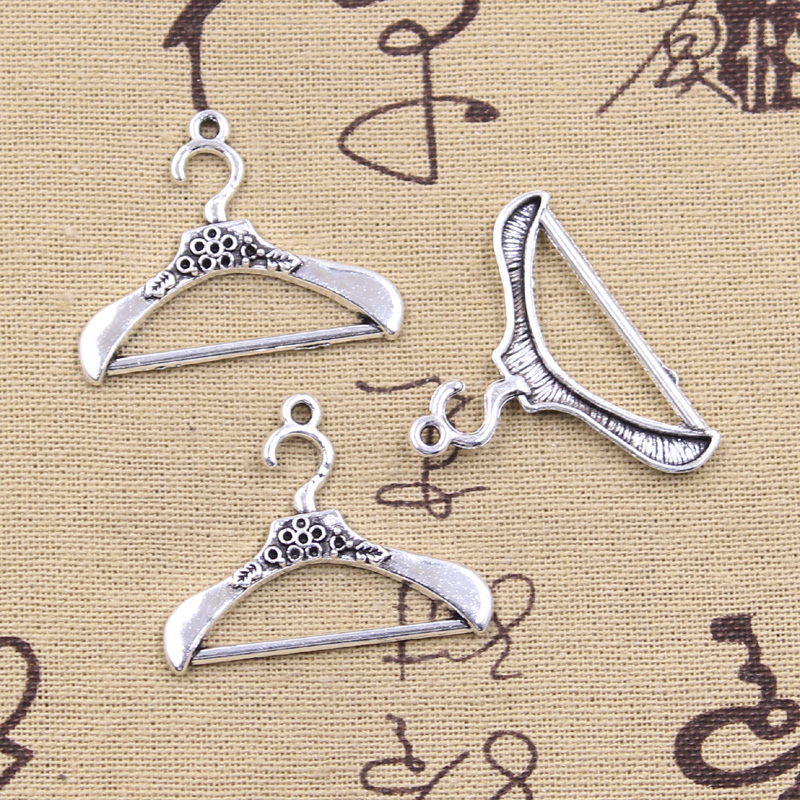 8pcs Charms เสื้อผ้าขาตั้งแขวน - Jewelry Making Table บทวิจารณ์และราคา